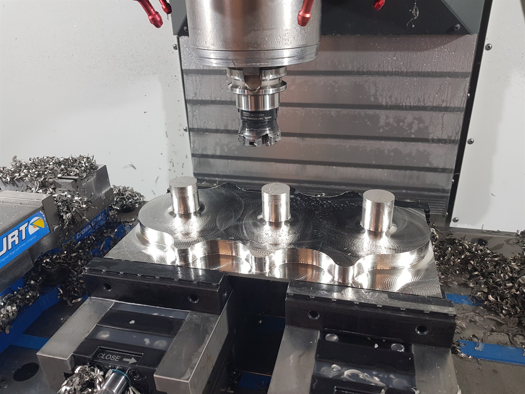 Fraisage de plots aluminium sur centre d'usinage Haas — MECA8760