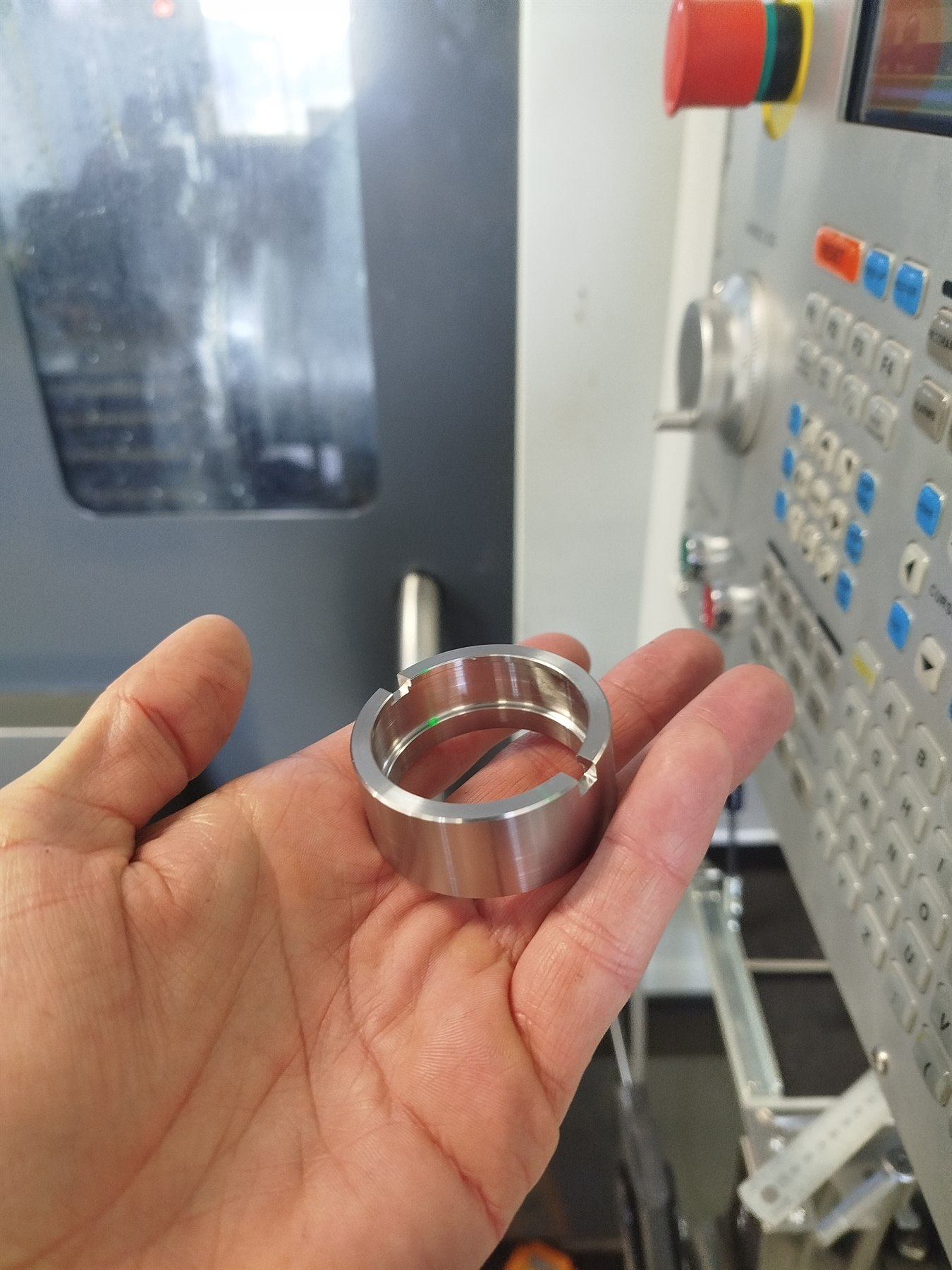Contrôle d'une bague inox en sortie de machine
