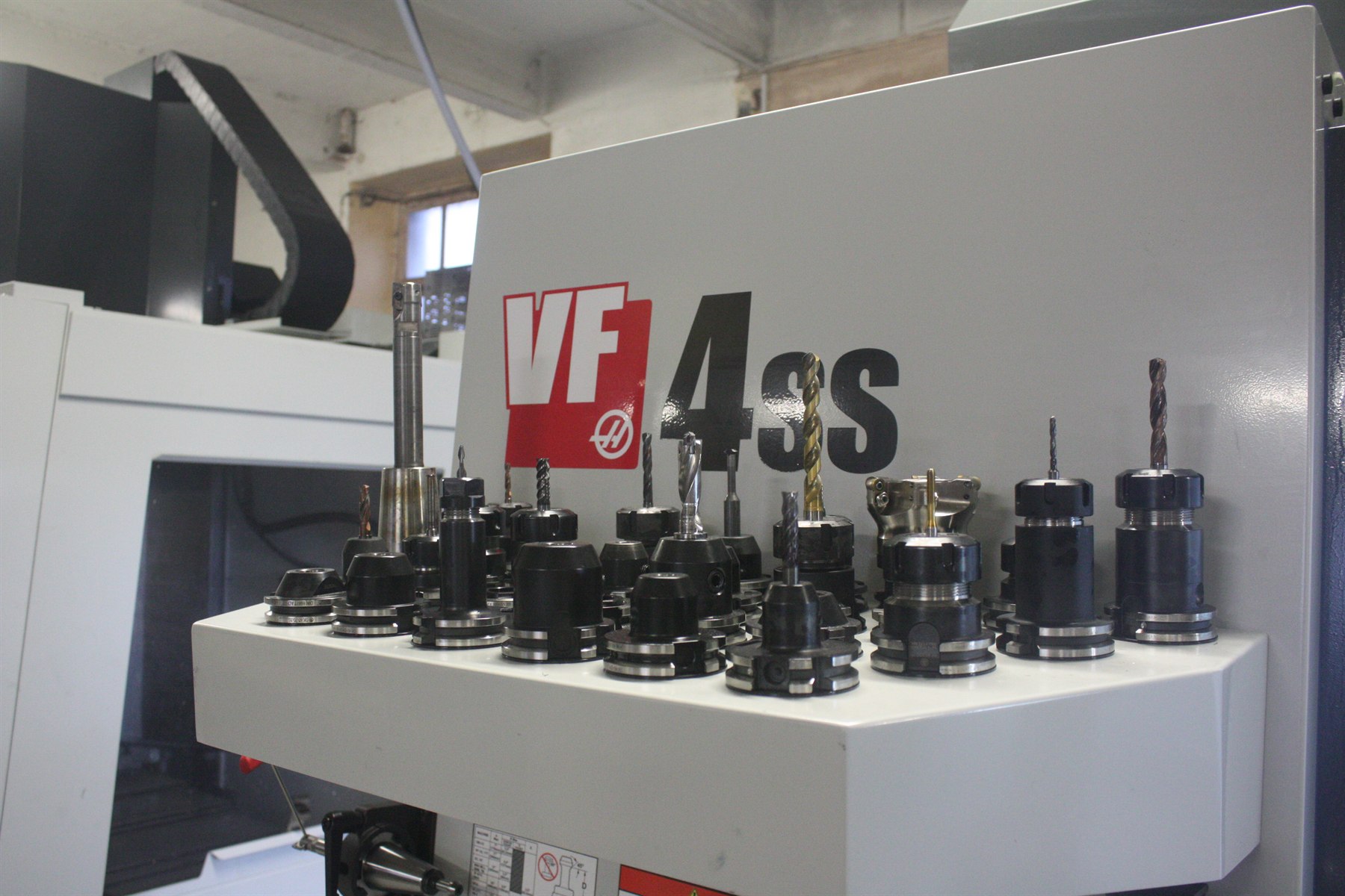 Magasin d'outils du centre d'usinage Haas VF-4SS